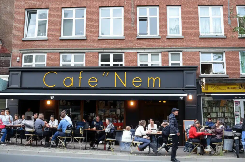 Cafe' Nem 1 Café Nem: Lækker vietnamesisk streetfood i hyggeligt café-miljø