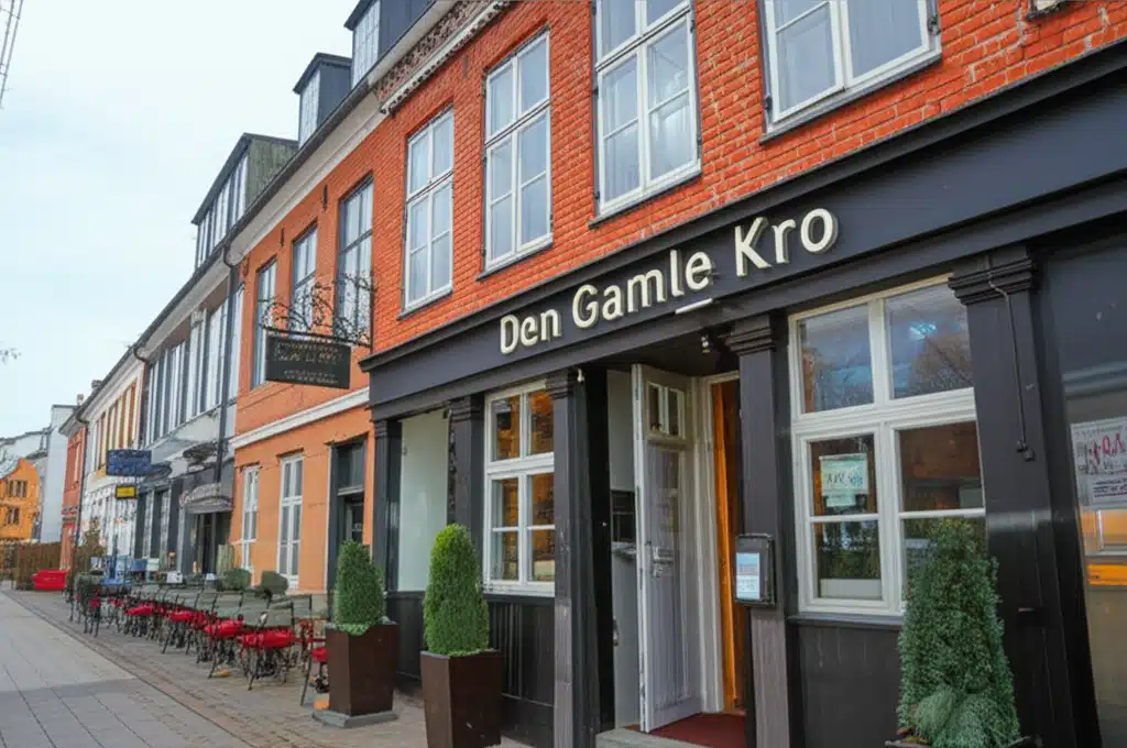 Den Gamle Kro 1 Den Gamle Kro: Historisk bygning med traditionel dansk charme