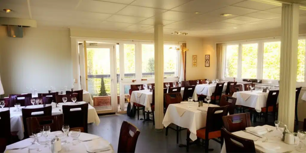 Guderup Forsamlings- Og Selskabshus - Hos Risa 1 Guderup Forsamlingshus og Selskabshus - Historisk Bygning i Risa