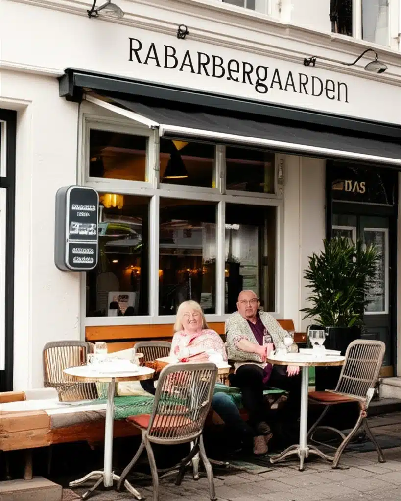 Rabarbergaarden: Friske Rabarber fra Vores Have - Billedgalleri